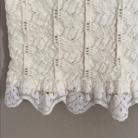 White with cutout designs top - Picture 2 of 5